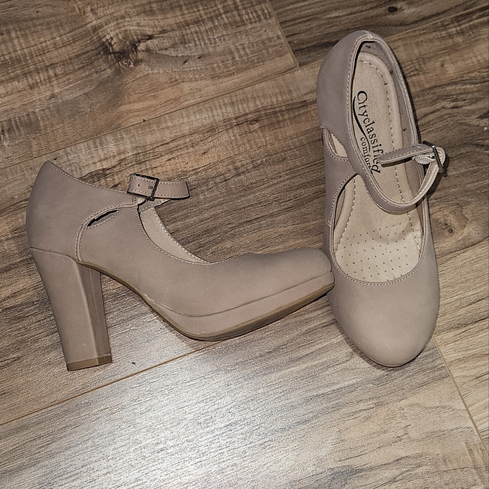 Taupe heels